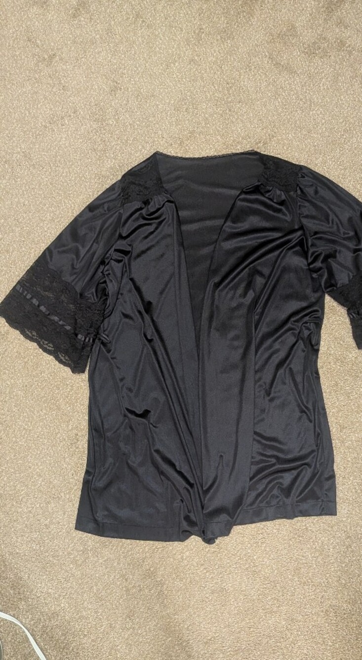 Vintage 1960s Texsheen Black Lace-Trim Nylon Robe